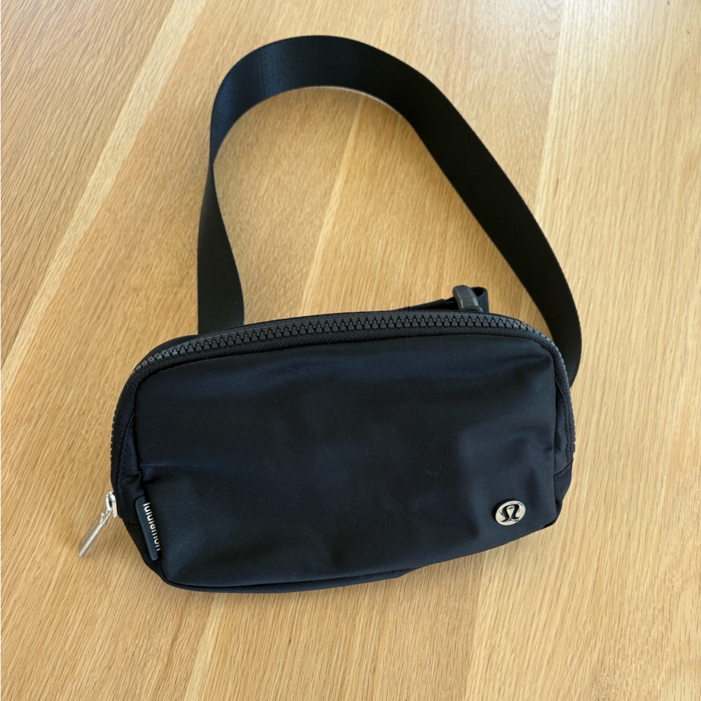 lululemon athletica Black Crossbody Belt Bag